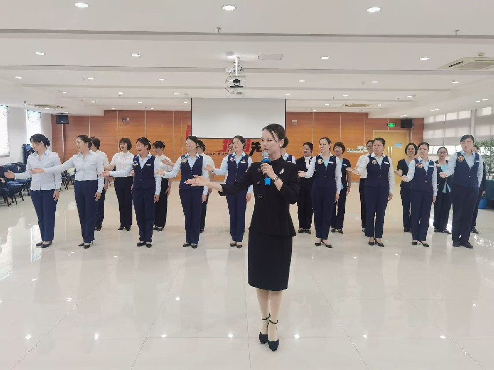形体礼仪美育